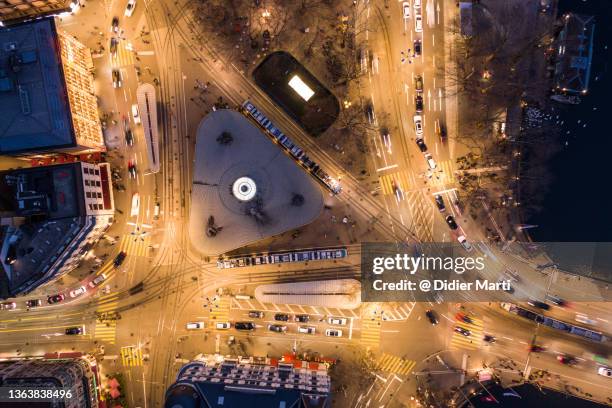 overhead view of the bellevue square intersection in zurich, switzerland - zürich bildbanksfoton och bilder