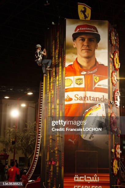 Affiche représentant le pilote de Formule 1 Mick Shumacher, Musée Ferrari, 21 décembre 2015 à Abou Dhabi, Emirats Arabes Unis.
