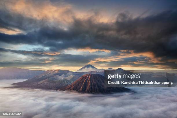 valcano bromo mountain with a fog flow - surabaya bildbanksfoton och bilder
