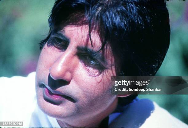 Mumbai film industry actor Amitabh Bachchan while campaigning in his election campaign in Prayagraj, December 1984.