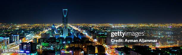 night at riyadh, saudi arabia - saudi arabia city stock-fotos und bilder