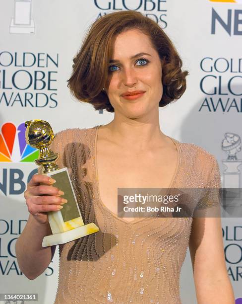 Winner Gillian Anderson backstage at Golden Globe Awards Show, January 19, 1997 in Beverly Hills, California.