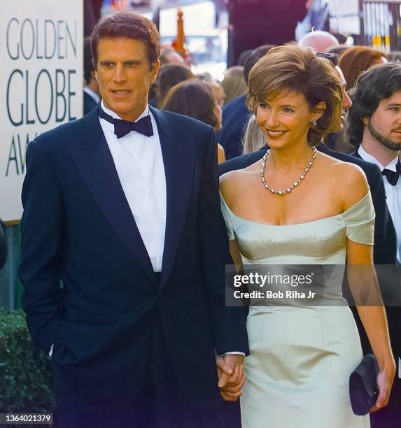 Ted Danson and Mary Steenburgen arrive at Golden Globe Awards Show, January 19, 1997 in Beverly Hills, California.