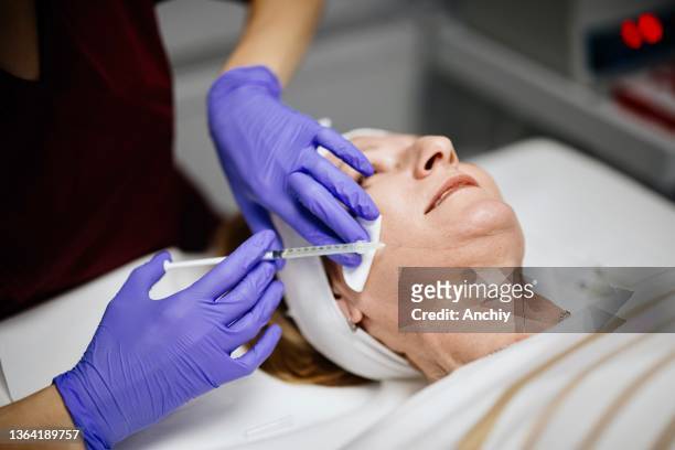 prp facial rejuvenation - lip injections stockfoto's en -beelden