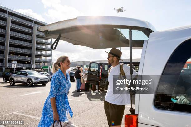 getting in the rental van - car rental stock pictures, royalty-free photos & images