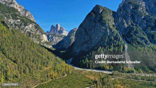 drei zinnen (tre cime di lavaredo) mountain in the sexten dolomites - toblach 個照片及圖片檔