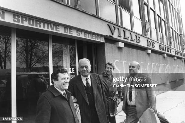 Jean Sadoul, Président de la Ligue de football professionnel, et Fernand Sastre, président du groupement de la Fédération Française de football, le 9...