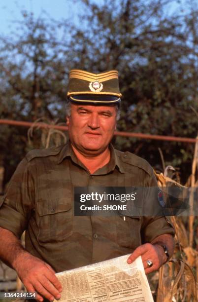 Portrait du commandant de l'armée de la République serbe de Bosnie Ratko Mladic pendant la guerre de Bosnie, en septembre 1994.