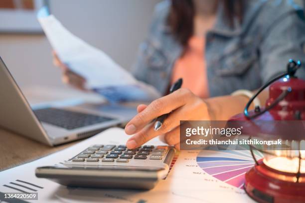 business woman thinking account,account,accounting. - budget bildbanksfoton och bilder