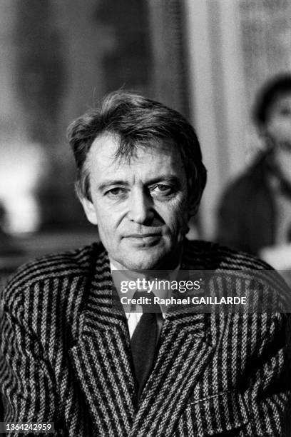 Portrait d'Hervé de Varenne, ministre délégué chargé de la fonction publique, le 2 février 1987.