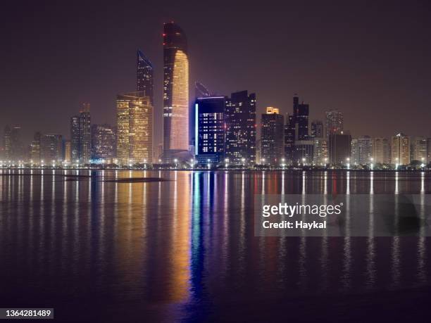 abu dhabi corniche - abu dhabi city stock pictures, royalty-free photos & images
