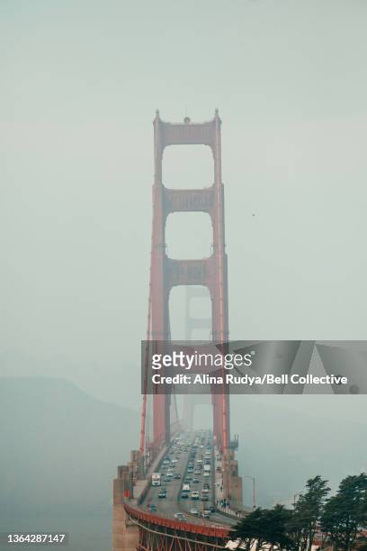 Golden Gate Bridge in smog