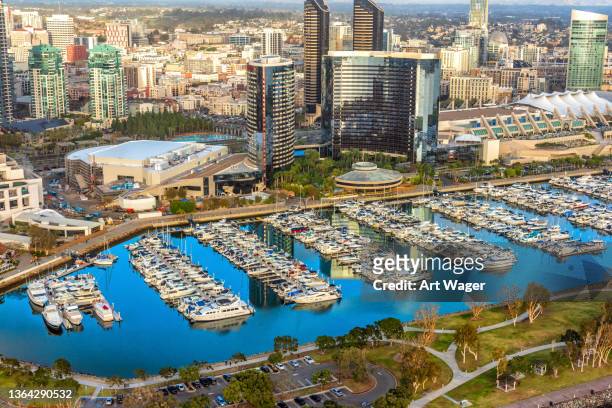 downtown san diego waterfront und marina aerial - comic con international 2016 in san diego stock-fotos und bilder