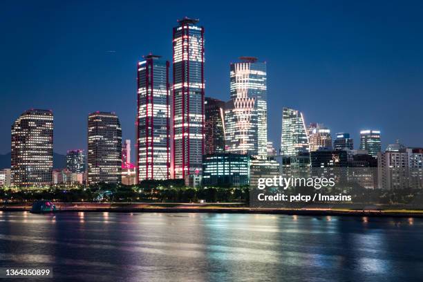 night cityscape of seoul, south korea - yeouido stock pictures, royalty-free photos & images