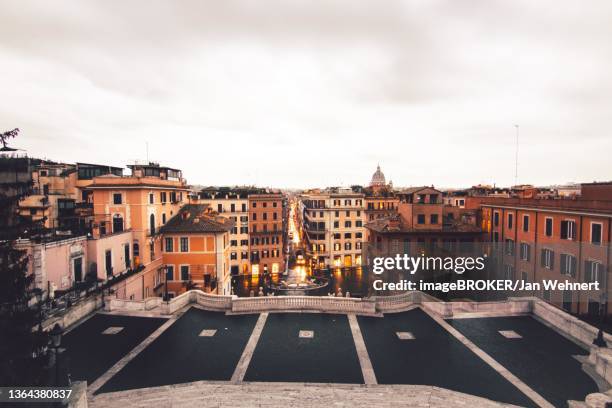 spanish steps, scalinata trinita dei monti, piazza di spagna, rome, italy - scalinata di trinità dei monti imagens e fotografias de stock