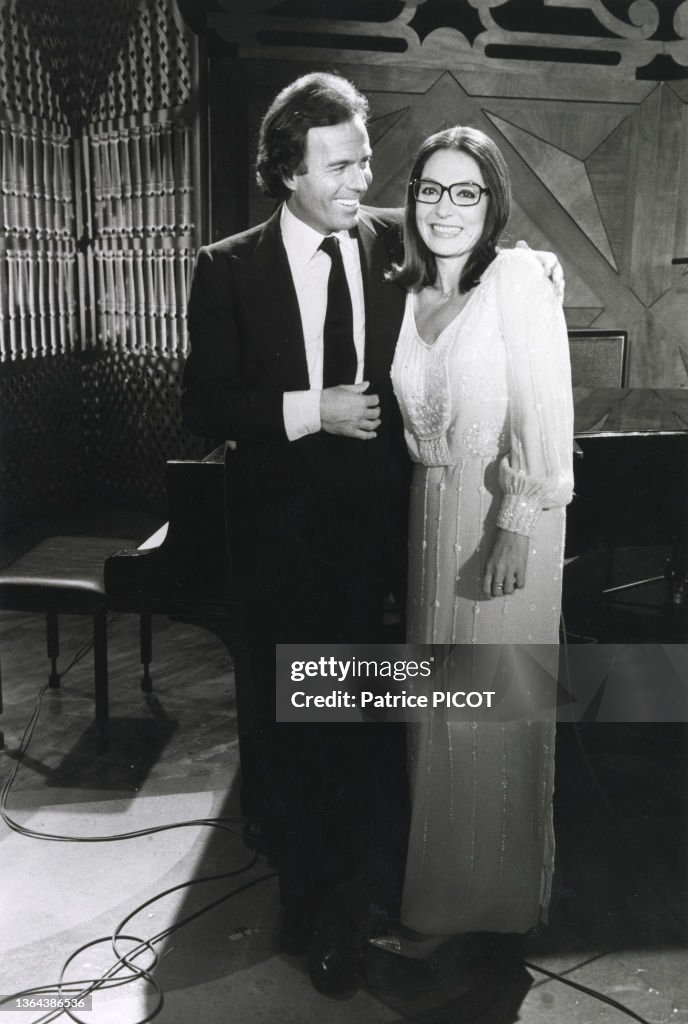 Julio Iglesias et Nana Mouskouri en 1980