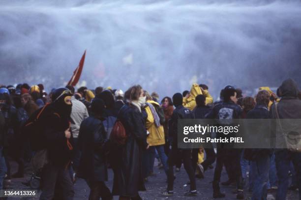 Heurts avec les forces de l'ordre lors d'une manifestation pacifiste, le 13 octobre 1983.