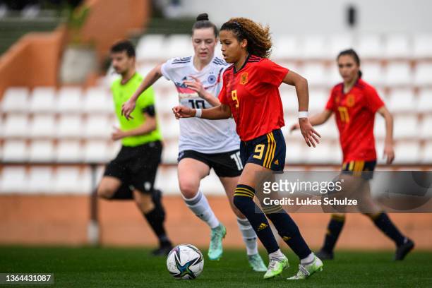 Victoria Lopez Serrano of Spain challenges for the ball with Alara Sehitler of Germany during Women's international friendly match between U17 Spain...