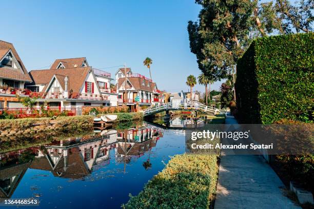 venice canals in los angeles, california, usa - venice canal stock pictures, royalty-free photos & images