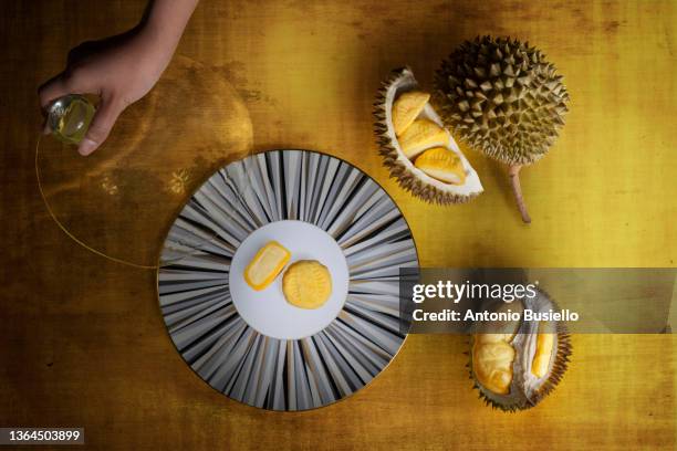 mooncake and durian - durian stock pictures, royalty-free photos & images