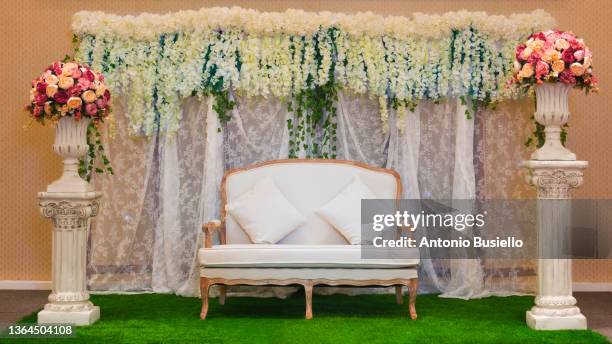 wedding bench with flowers - arabic wedding stock pictures, royalty-free photos & images