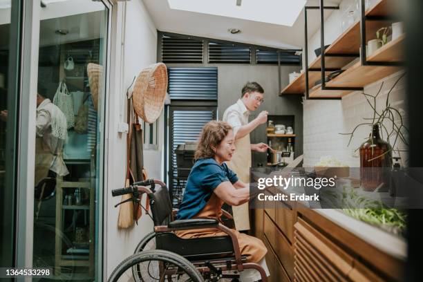 Disabled Cook Disabled Person Cook Photos and Premium High Res Pictures - Getty Images