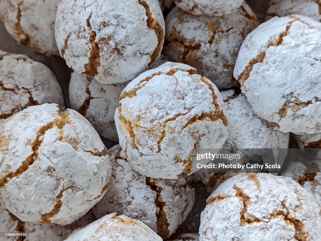 Amaretti cookies