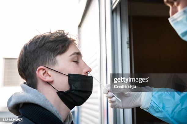 Someone Getting Tested Man Getting Tested For Virus Photos and Premium High Res Pictures ...