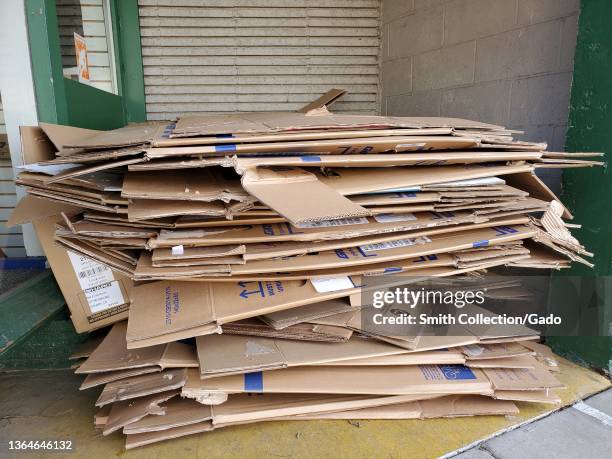 Destroying Box 75 Breaking Down Boxes Stock Photos, High-Res Pictures, and Images ...