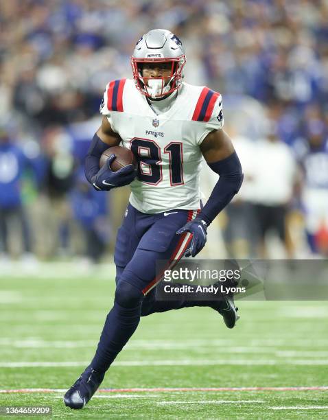 Jonnu Smith of the New England Patriots against the Indianapolis Colts at Lucas Oil Stadium on December 18, 2021 in Indianapolis, Indiana.