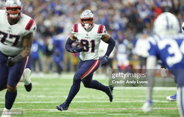 Jonnu Smith of the New England Patriots against the Indianapolis Colts at Lucas Oil Stadium on December 18, 2021 in Indianapolis, Indiana.