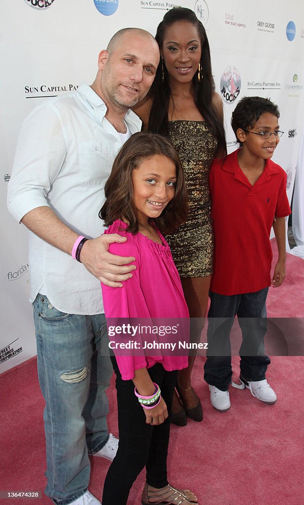 Caroline Rifkind, Steve Rifkind, Shontelle and Ryan Rifkind attend ...