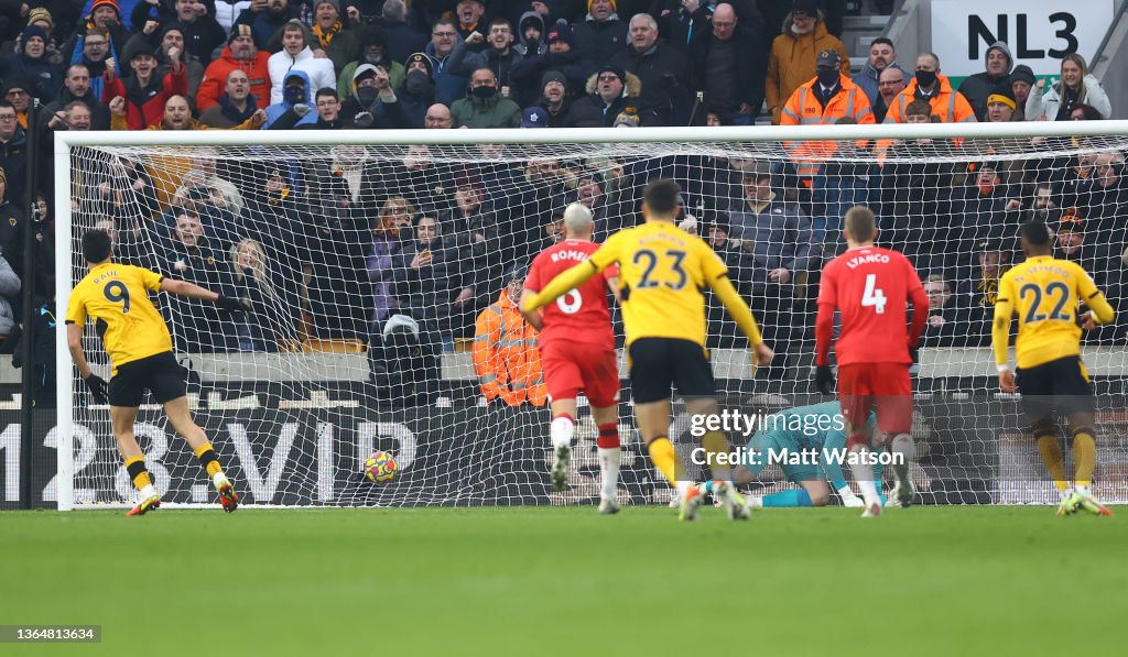 Wolverhampton Wanderers v Southampton - Premier League