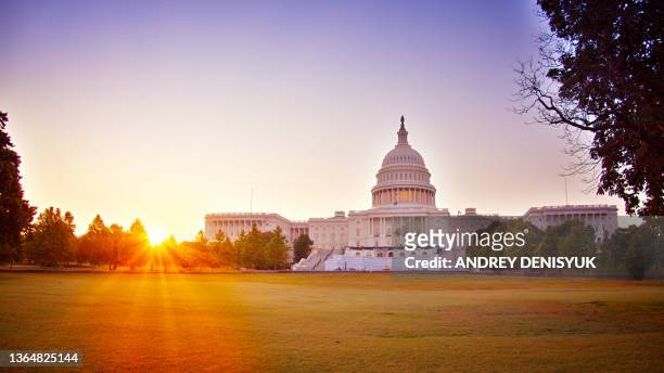 american sunrise. capitol. washington dc - washington dc stock-fotos und bilder