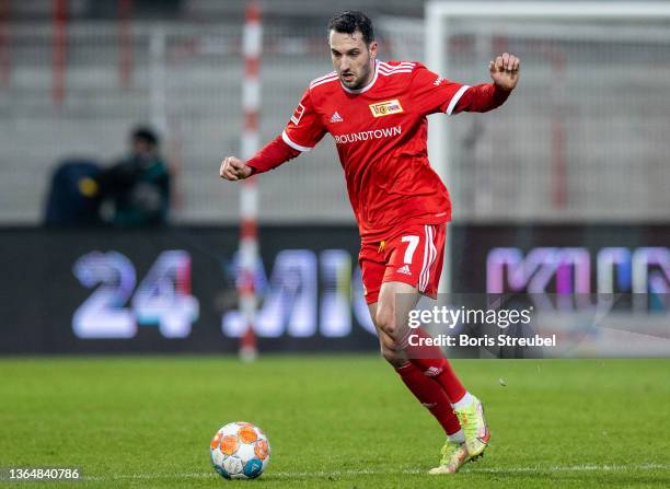Levin Oeztunali of 1.FC Union Berlin runs with the ball during the Bundesliga match between 1. FC Union Berlin and TSG Hoffenheim at Stadion An der...
