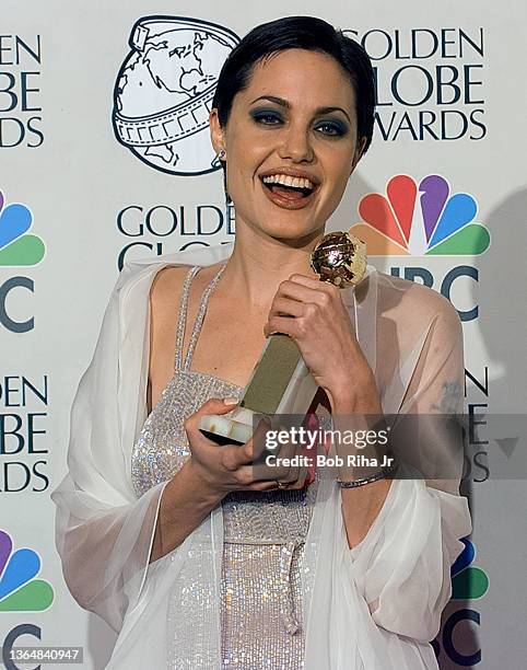 Winner Angelina Jolie backstage at the 55th Annual Golden Globes Awards Show, January 18, 1998 in Beverly Hills, California.