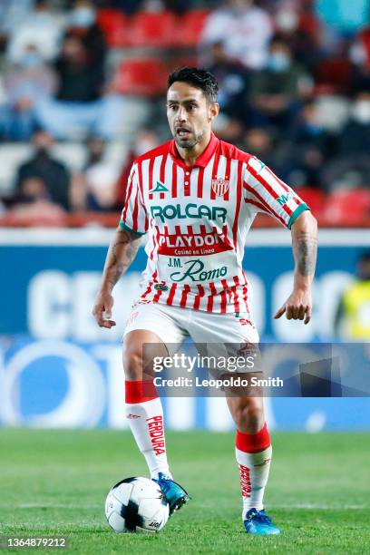 Jorge Valdivia of Necaxa control the ball during the 2nd round match between Necaxa and Monterrey as part of the Torneo Grita Mexico C22 at Victoria...