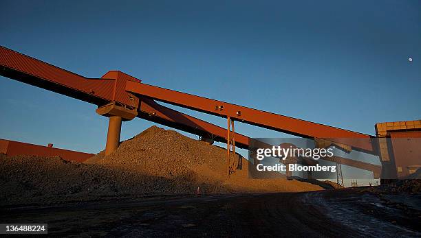 Shuttle conveyor transports taconite rock from the crusher to the Hibbing Taconite Co. Pellet manufacturing plant, operated by Cliff's Natural...