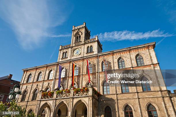 guildhall in weimar, thuringia, germany - weimar foto e immagini stock