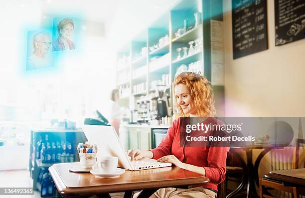 young woman interacting with family using laptop - newfriendship stock pictures, royalty-free photos & images