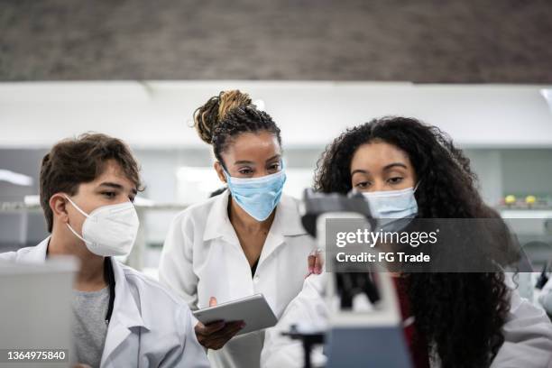 School Lab Mask Lab Team Mask Photos and Premium High Res Pictures - Getty Images