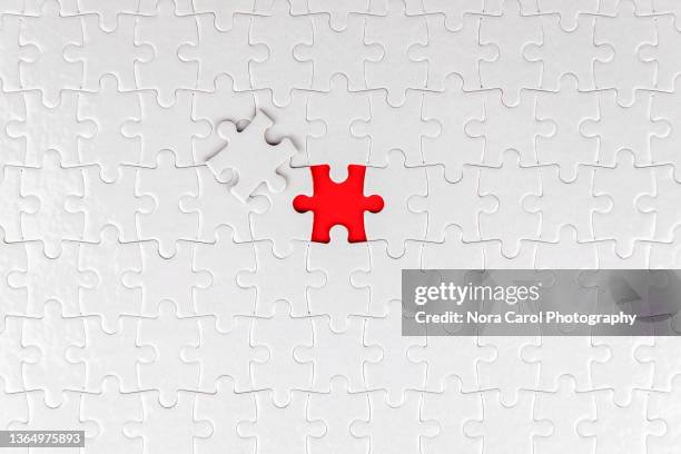 missing jigsaw puzzle - connect the dots puzzle stock pictures, royalty-free photos & images