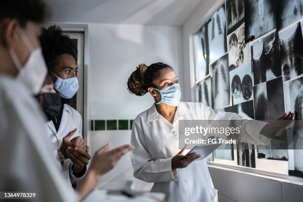 School Lab Mask School Computer Lab Mask Photos and Premium High Res Pictures - Getty ...