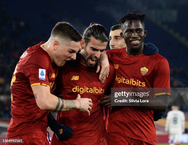Sergio Oliveira of AS Roma celebrates with teammate Nicolò Zaniolo