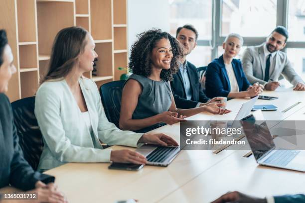 business meeting - zakenbijeenkomst stockfoto's en -beelden