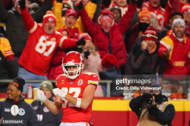 Travis Kelce of the Kansas City Chiefs s a touchdown in the second quarter of the game against the Pittsburgh Steelers in the NFC Wild Card Playoff...