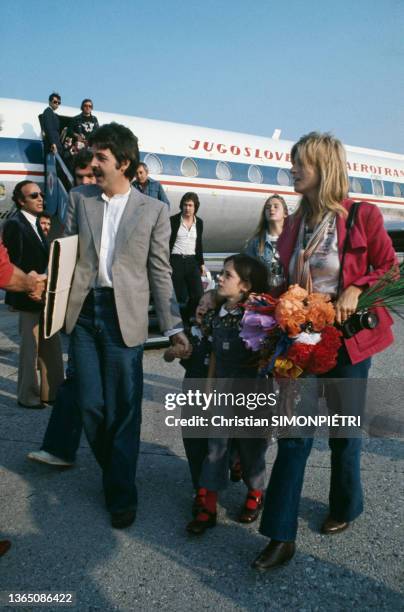 British singer and songwriter Paul McCartney is in Venice accompagnied by his wife American photographer Linda Eastman and their daughters Stella and...
