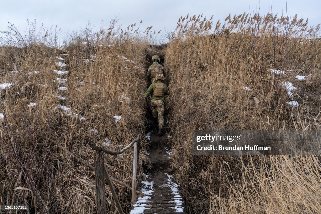Talks To Defuse Russia-Ukraine Tensions Resolve Little