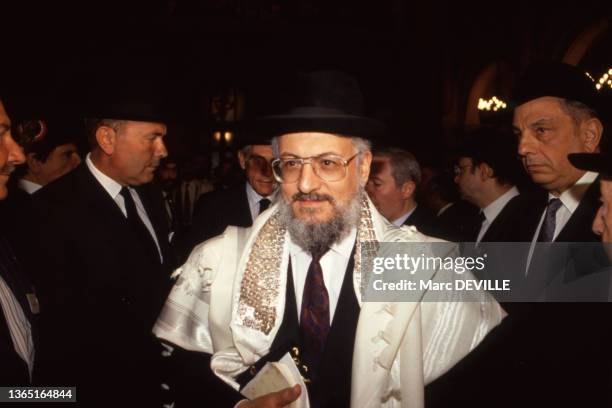 Le grand-rabbin de France, Joseph Haïm Sitruk, lors des cérémonies à la mémoire de la profanation du cimetièr de Carpentras, le 14 mai 1990.