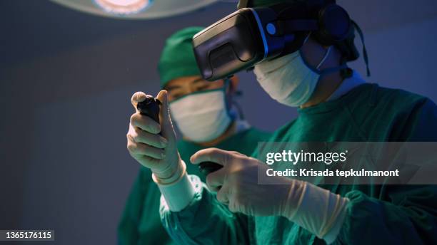 zukünftige medizinische innovationen. - neurosurgery stock-fotos und bilder